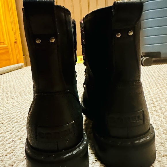 Like new sorrel boots size 8 - Picture 6 of 8